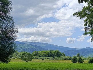 Do takiej scenerii Hania śpiewa "Heidi"